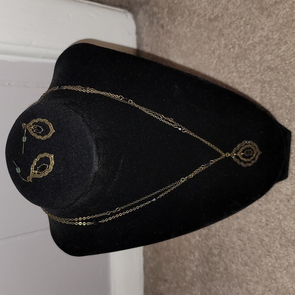 Avon Necklace and Earrings - Picture 1 of 7